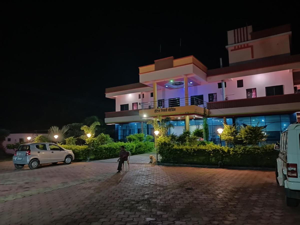 Hotel Nisarg Lodging And Restaurant Αουρανγκαμπάντ Εξωτερικό φωτογραφία