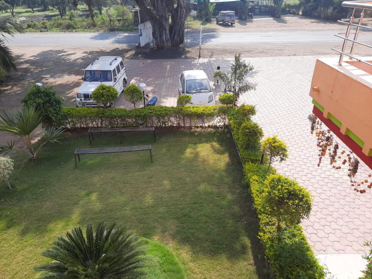 Hotel Nisarg Lodging And Restaurant Αουρανγκαμπάντ Εξωτερικό φωτογραφία
