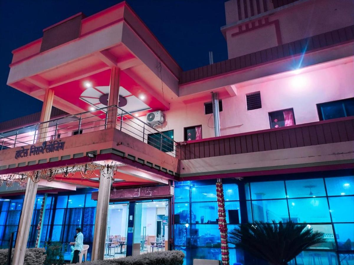 Hotel Nisarg Lodging And Restaurant Αουρανγκαμπάντ Εξωτερικό φωτογραφία