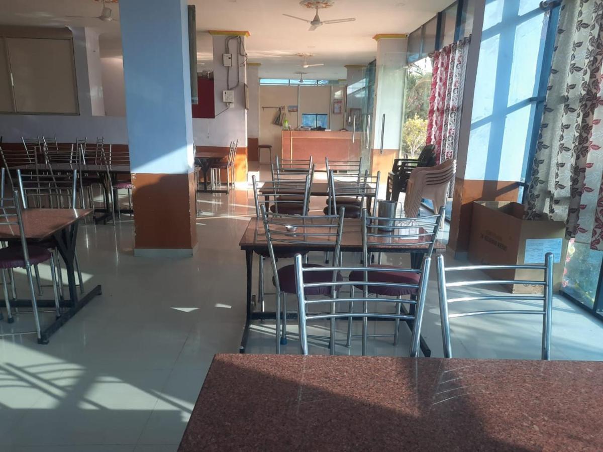Hotel Nisarg Lodging And Restaurant Αουρανγκαμπάντ Εξωτερικό φωτογραφία