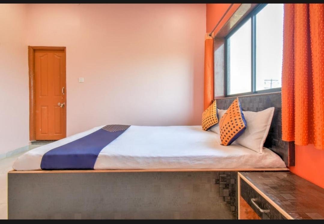Hotel Nisarg Lodging And Restaurant Αουρανγκαμπάντ Εξωτερικό φωτογραφία